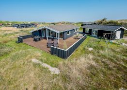 Schönes Sommerhaus dicht am Strand