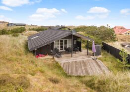 Hyggeligt feriehus med skøn delvist overdækket terrasse