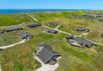 Modernes Ferienhaus mit Sauna und Whirlpool – nur 150 m zum Strand (Bild  1)