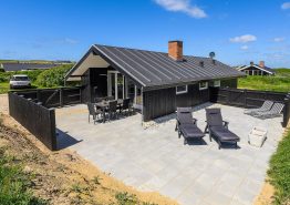 Gemütliches Ferienhaus mit Kamin, nur 300 m zum Strand, Hund erlaubt