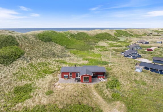 Familieferie i hyggeligt sommerhus tæt på klitter