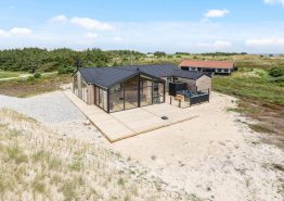 Luxusferienhaus mit Sauna und Außenwhirlpool – 250m zum Meer