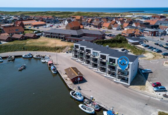 Dejlig ferielejlighed med udsigt udover havnen I Hvide Sande