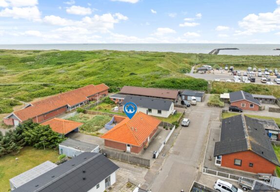 Zentral gelegenes Ferienhaus mit Kamin, nahe am Strand