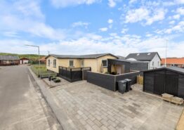 Zentral gelegenes Ferienhaus in Hvide Sande mit großem Garten. Kat. nr.:  F4259, Vesterhavsvej 10;