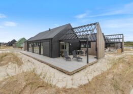 Lyst og dejligt sommerhus i Hvide Sande med ladestik til el-bil. Kat. nr.:  F4628, Langsand 74;