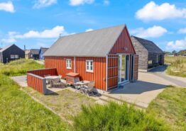 2-personers feriehytte i smuk natur direkte ved fjorden