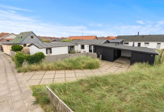 Zentral gelegenes Ferienhaus in Hvide Sande