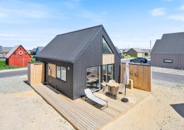 Moderne feriebolig i Hvide Sande med gratis varme