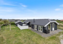 Hyggeligt sommerhus i Nr. Lyngvig med spa og sauna