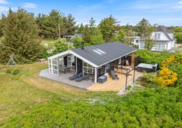 Schön eingerichtetes Ferienhaus auf Naturgrundstück mit wunderschön abgeschirmter Terrasse