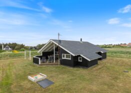 Schönes Ferienhaus in Nørre Lyngvig auf Rasengrundstück