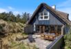 Charmerende sommerhus med brændeovn (billede 1)