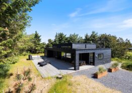 Schickes Ferienhaus mit Aktivitätsraum, Außenwhirlpool & Sauna