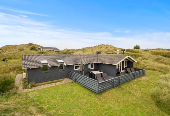 Familievenligt aktivitetshus i Nr. Lyngvig med sauna