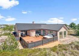 Luxushaus mit Pool, Sauna, Außenwhirlpool und Aktivitätsraum