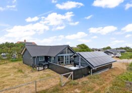 Schönes 4-Sterne-Ferienhaus in Nr. Lyngvig auf Holmsland Klit