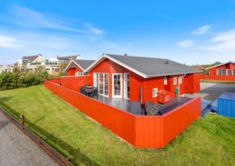 Hyggeligt sommerhus med spabad og plads til 6 personer