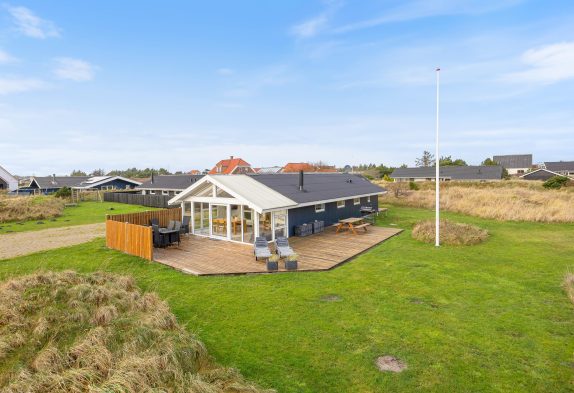 Renoveret sommerhus til 6 personer med udestue og hund tilladt