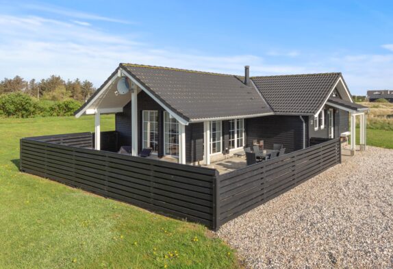 Holzhaus mit geschlossener Terrasse ? nahe dem Fjord