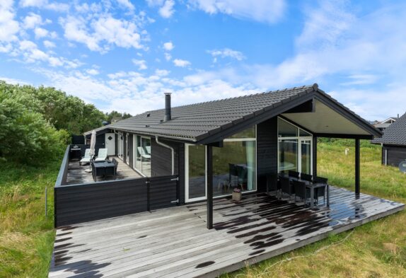 Lyst feriehus med sauna, aktivitetsrum og panoramaudsigt