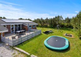 Sommerhus med swimmingpool, spa og hund tilladt