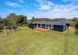 Dejligt sommerhus med sauna – 700 meter til strand. Kat. nr.:  H5040, Lyngvejen 39;