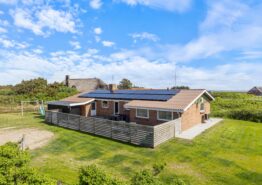 Ferienhaus mit Pool in Klegod