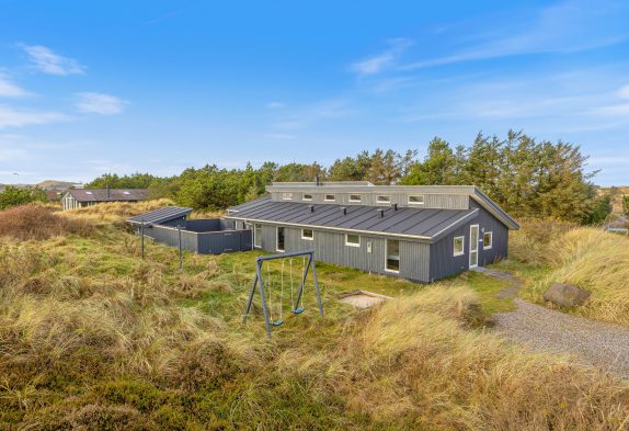 Feriehus med swimmingpool og 5 personers spabad