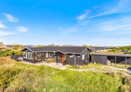 Gepflegtes Haus mit Wintergarten und geschl. Terrasse