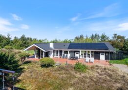 Hyggeligt feriehus med infrarød sauna og aktivitetsrum