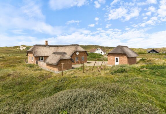 Reetdachhaus mit Sauna, Whirlpool, 2 Hunde, 150 m zum Strand