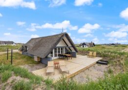 Gemütliches, strandnahes Sommerhaus mit Sauna in Klegod