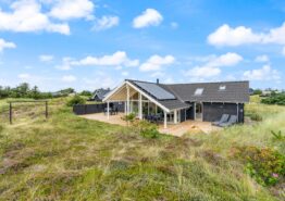 Modernes Ferienhaus mit Aktivitätsraum und Terrasse