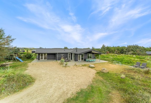 Schönes Ferienhaus mit Sauna, Whirlpool und Billardtisch