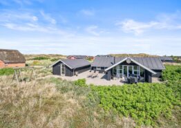 Strandnahes Aktivitätshaus mit Infrarotsauna und Whirlpool