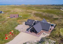 Großzügiges Luxusferienhaus mit Badetonne, Sauna und Billard