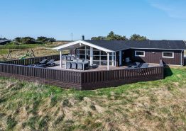 Feriehus til 8 personer med sauna, spa og stor lukket terrasse