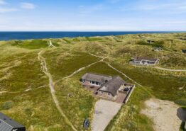 Charmerende sommerhus med pool, spa og sauna