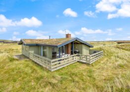 Charmerende sommerhus med panoramaudsigt og lukket terrasse. Kat. nr.:  J6193, Sortebærdalen 59;