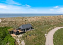 Einzigartiges Ferienhaus inklusive Wellenrauschen – 50 m Strand