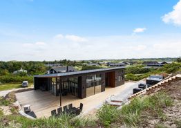 Stort aktivitetshus med sauna og udespa kun 300 meter fra stranden