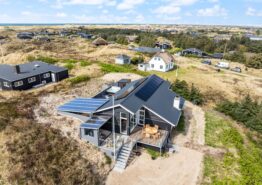 Modernes Ferienhaus mit Sauna und Außenwhirlpool. Kat. nr.:  J6334, Regnspovedalen 2;