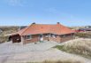 Strandnahes Ferienhaus mit Whirlpool und Sauna in Houvig (Bild  1)