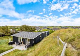 Hyggeligt sommerhus direkte ud til klitterne i Houvig. Kat. nr.:  J6658, Sneppedalen 62;