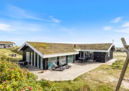 Strandnahes Ferienhaus mit Pool, Sauna, Spa und Fjordblick