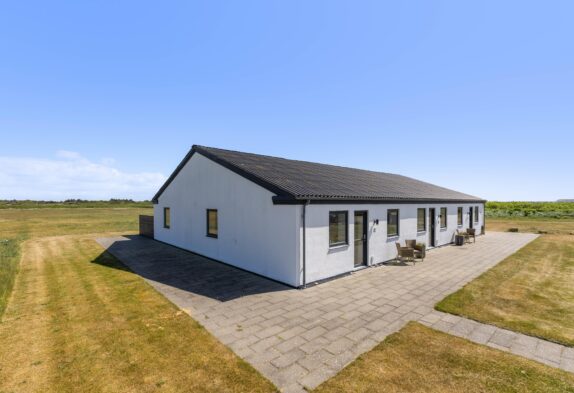 Ferienwohnung im modernem Stil mit Volleyball- und Fußballfeld