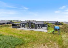 Schönes Ferienhaus mit Aktivitätsraum und Außenwhirlpool