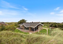 Strandnahes Ferienhaus mit Whirlpool und Sauna