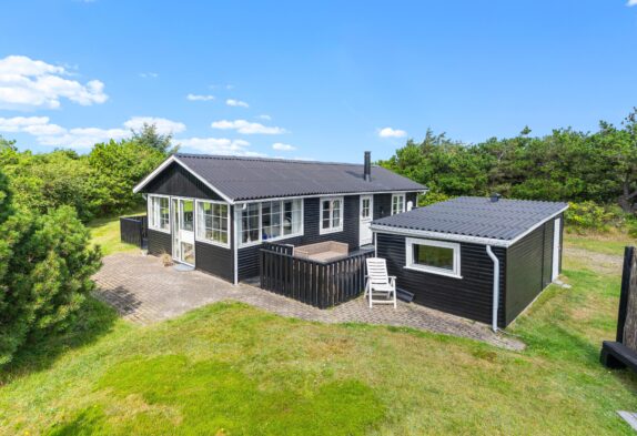 Klassisk og romantisk sommerhus i Houvig nær stranden